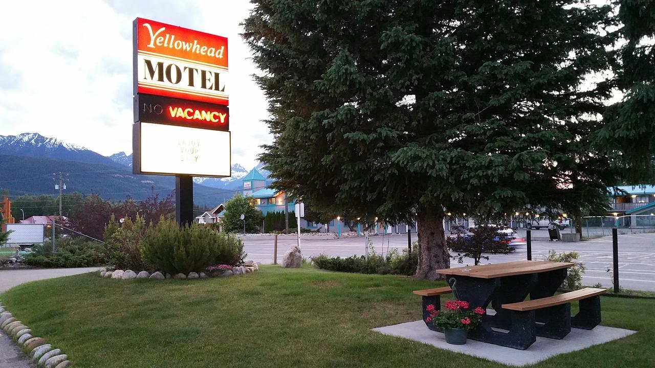 Yellowhead Motel Валмаунт Екстериор снимка